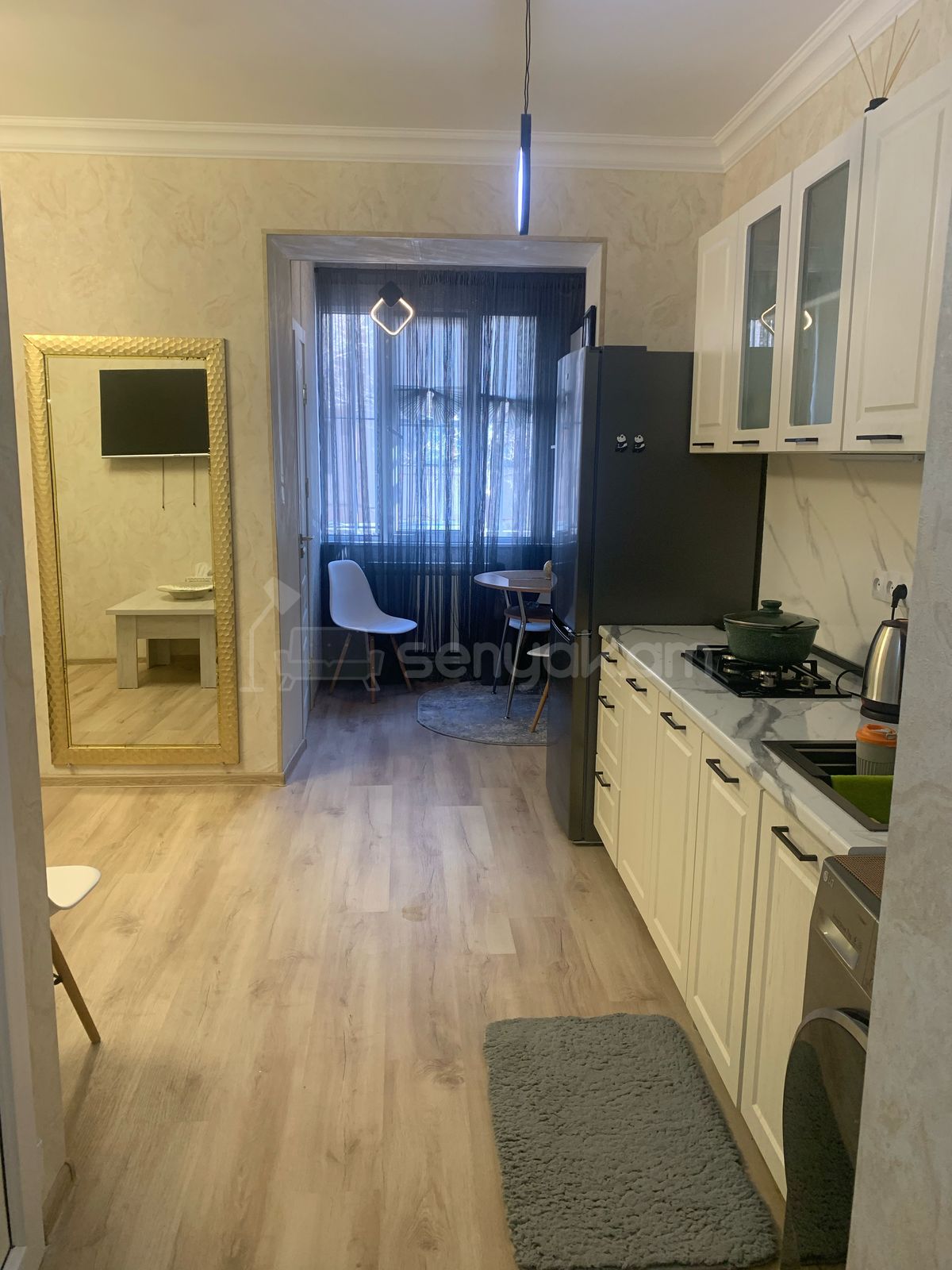 2 Սենյականոց Բնակարան Քարե Շենքում, 31քմ, 1/5 հարկ, Կապիտալ Վերանորոգված