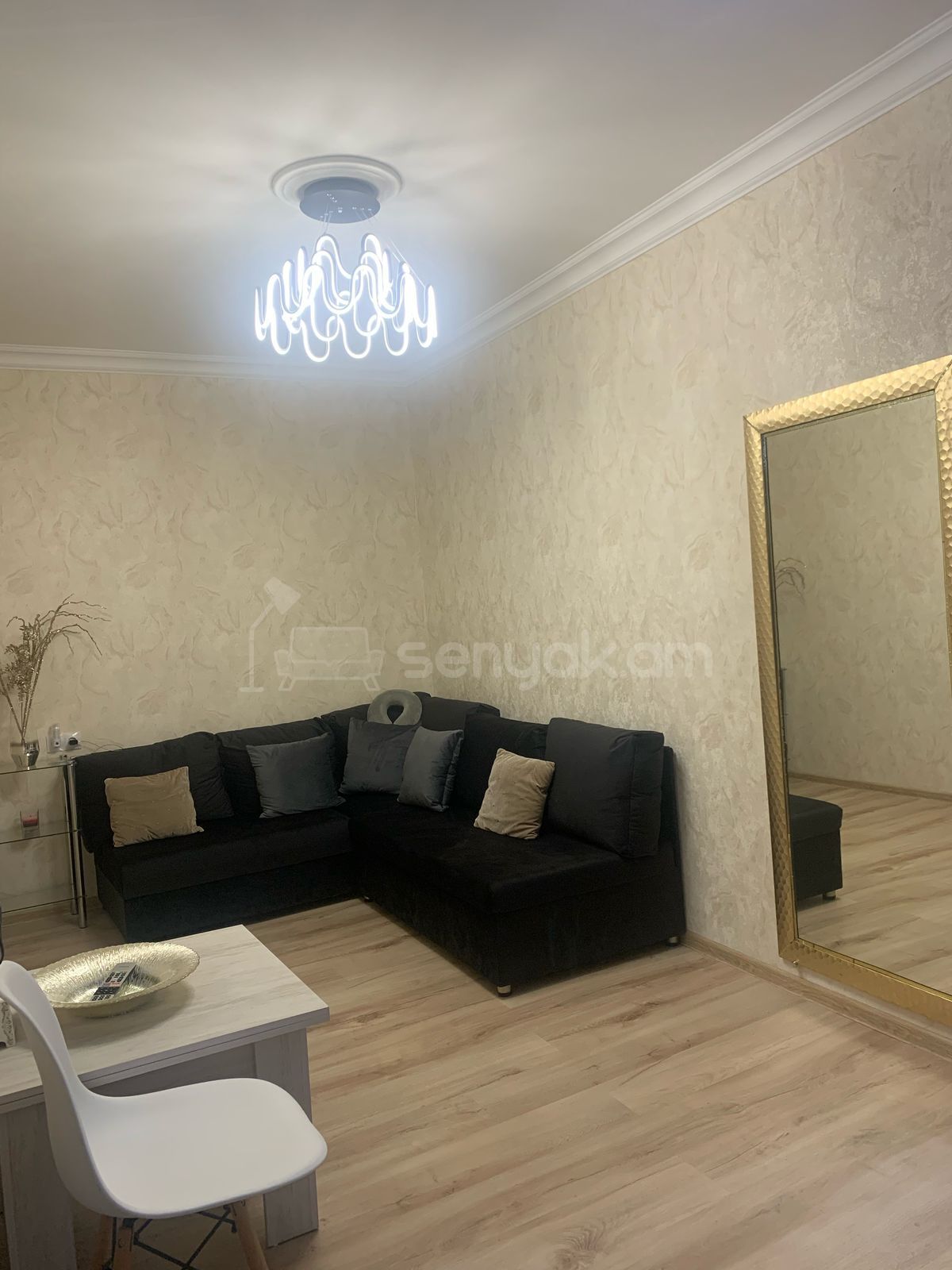 2 Սենյականոց Բնակարան Քարե Շենքում, 31քմ, 1/5 հարկ, Կապիտալ Վերանորոգված