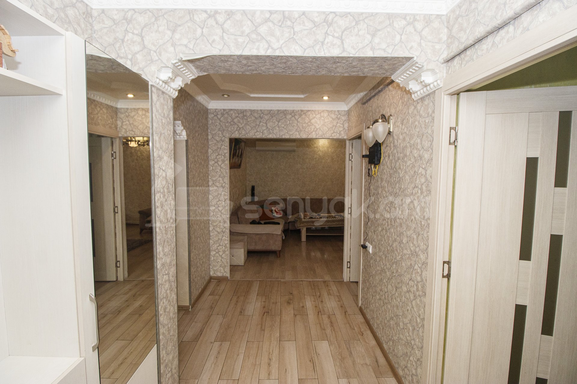 4 Սենյականոց Բնակարան, 100քմ, 3/9 հարկ, Դիզայներական Վերանորոգված