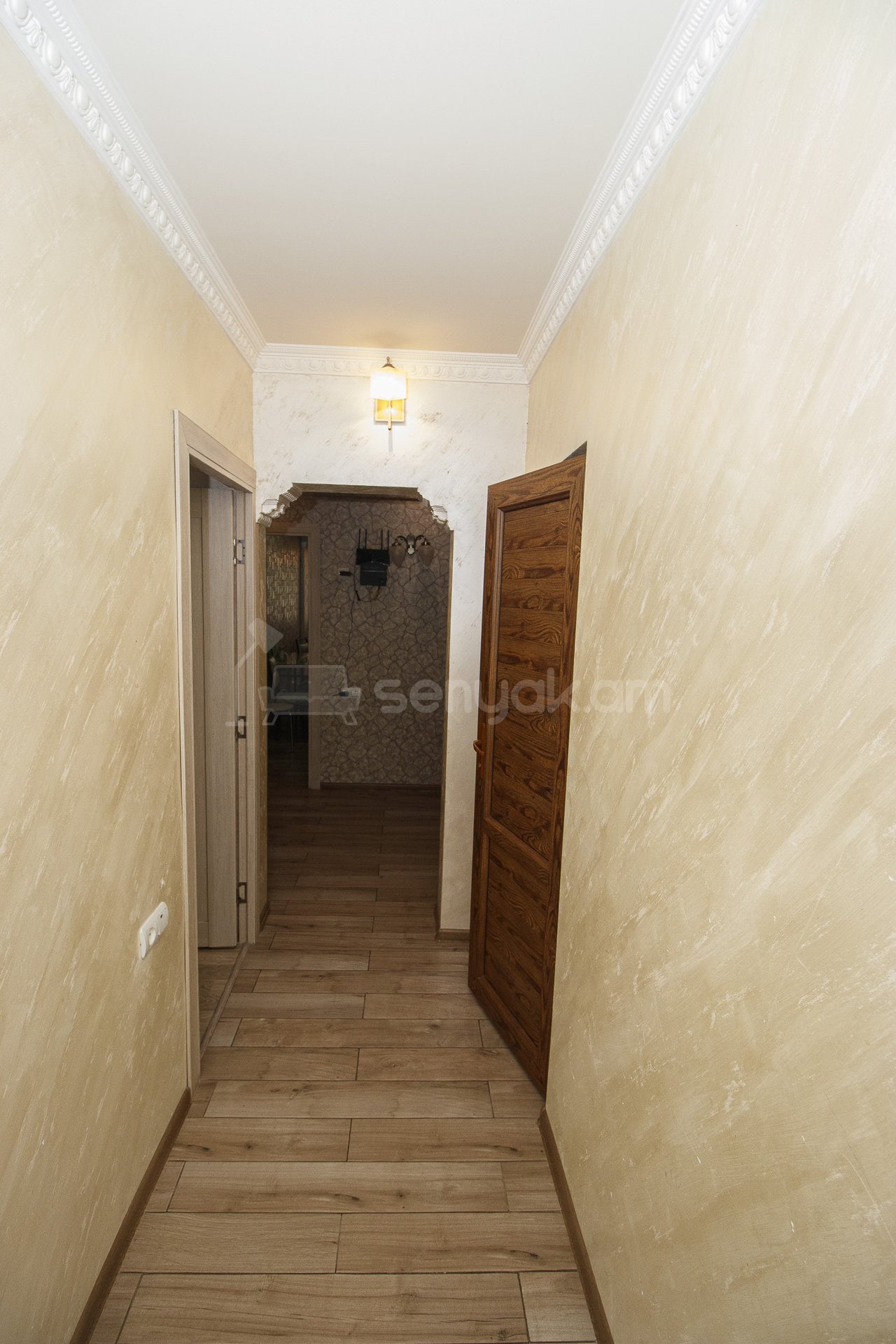 4 Սենյականոց Բնակարան, 100քմ, 3/9 հարկ, Դիզայներական Վերանորոգված