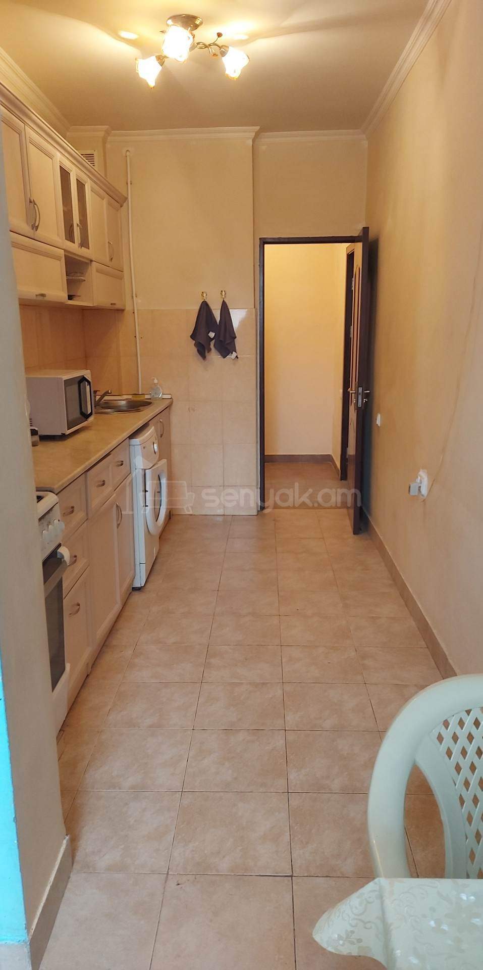 3 Սենյականոց Բնակարան, 70քմ, 6/9 հարկ, Նորմալ Վիճակում, Կահավորված, Արևկող