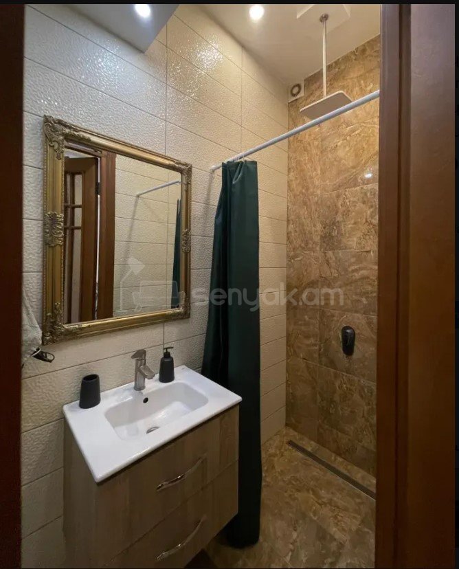 2 Սենյականոց Բնակարան Քարե Շենքում, 40քմ, 2/4 հարկ, Կապիտալ Վերանորոգված, Կահավորված