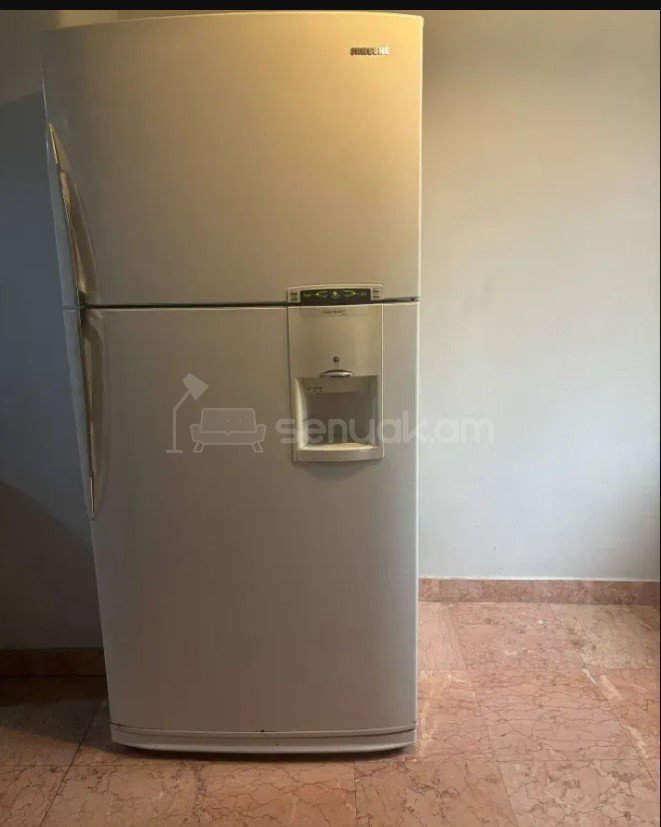 3 Սենյականոց Բնակարան Քարե Շենքում, 95քմ, 3/5 հարկ, Կապիտալ Վերանորոգված, Կահավորված