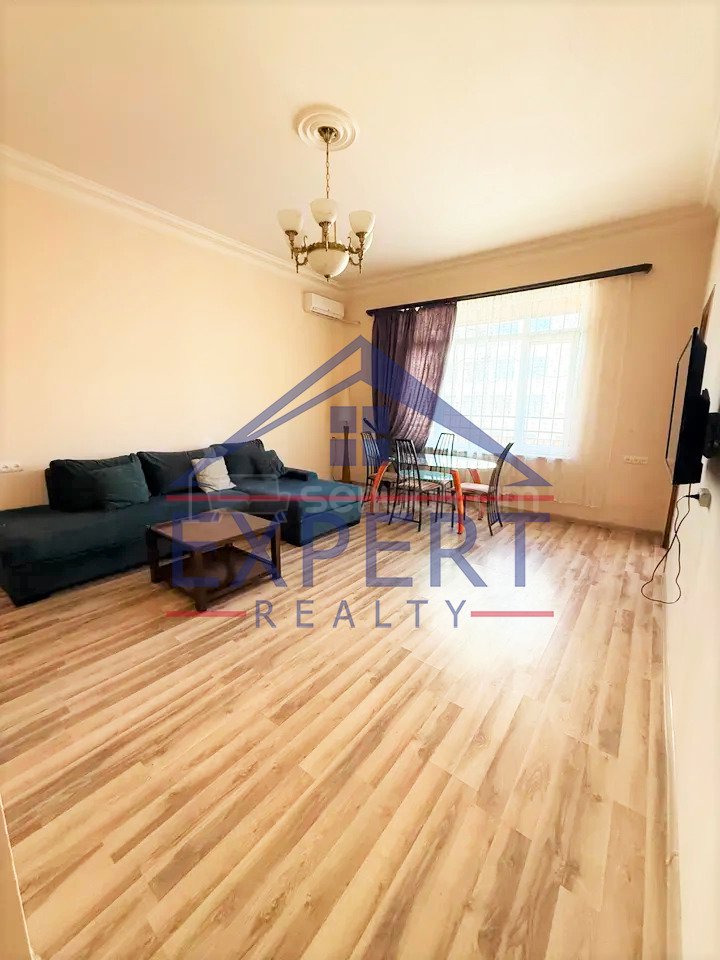 3 Սենյականոց Բնակարան Քարե Շենքում, 100քմ, 5/6 հարկ, Կապիտալ Վերանորոգված, Կահավորված