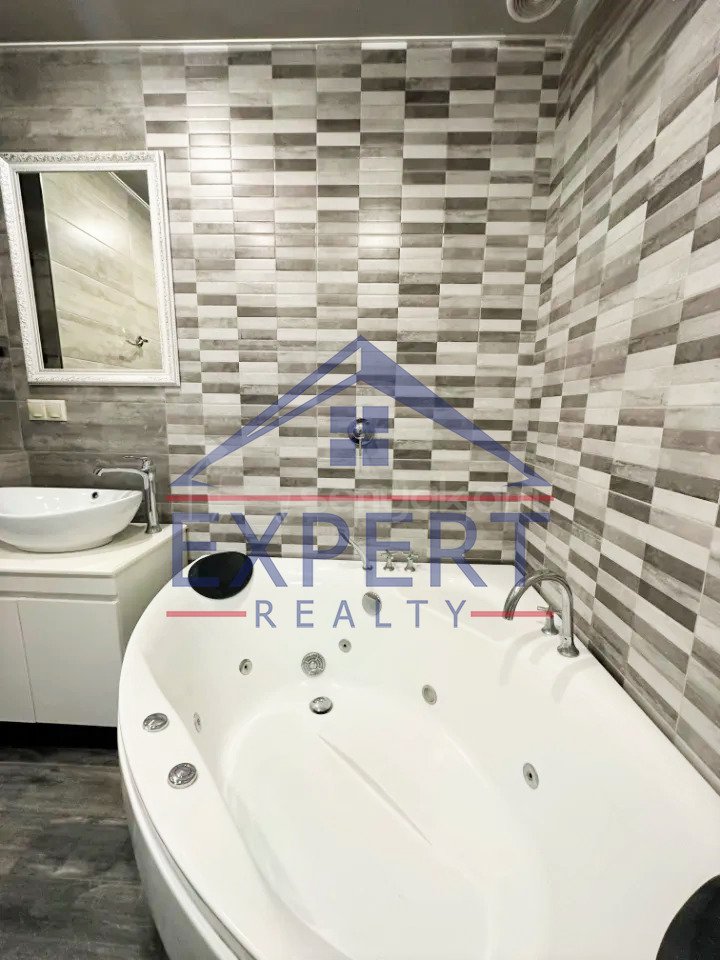 3 Սենյականոց Բնակարան, 115քմ, 4/11 հարկ, Կապիտալ Վերանորոգված, Կահավորված