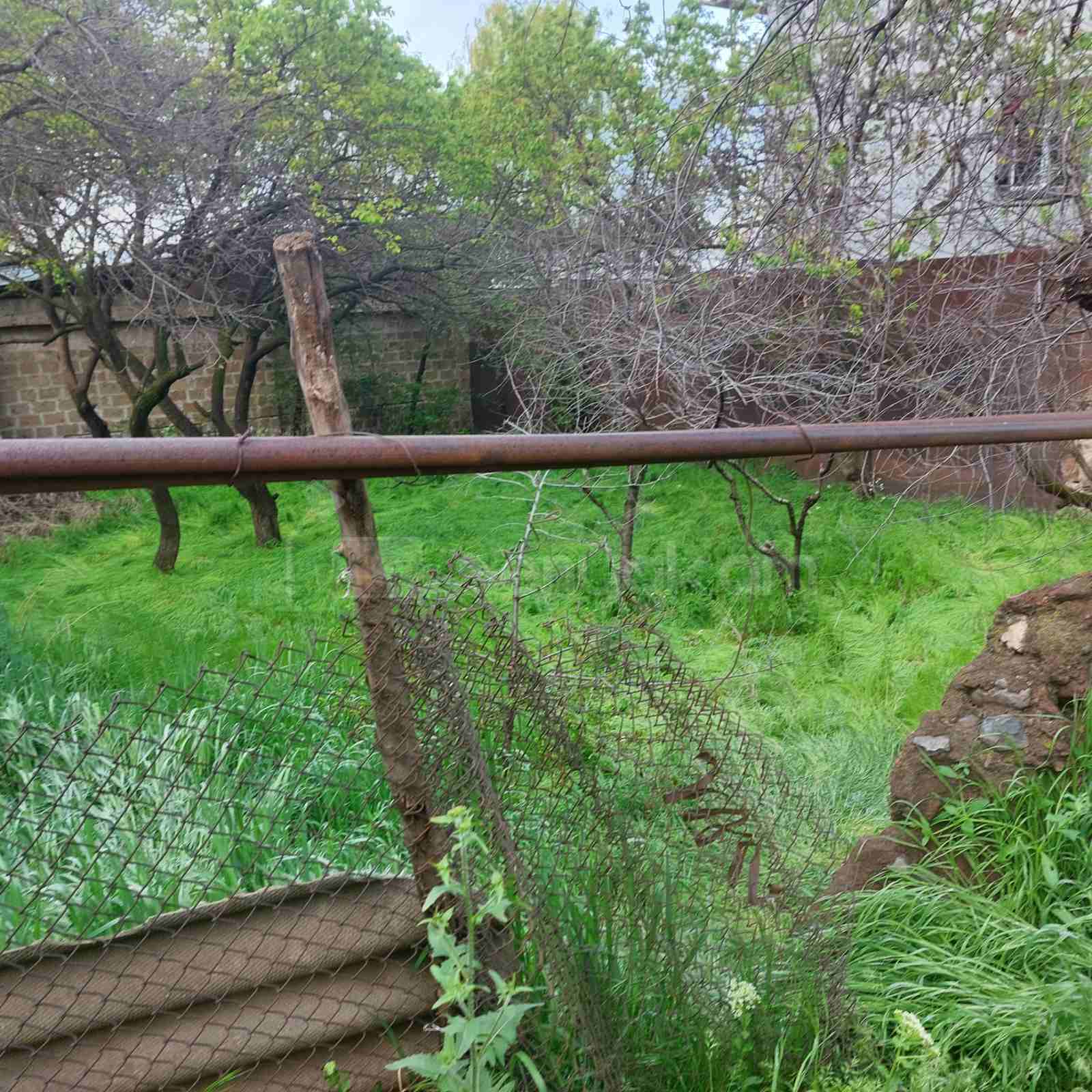 Բնակելի Նշանակության Հողատարածք, 300քմ, Խմելու Ջրով, Էլեկտրականությամբ, Ցանկապատված