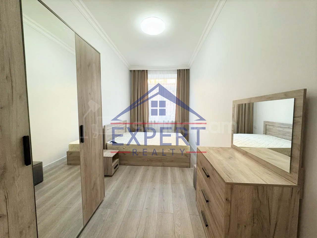 2 Սենյականոց Բնակարան Քարե Շենքում, 47քմ, 3/5 հարկ, Կապիտալ Վերանորոգված, Կահավորված