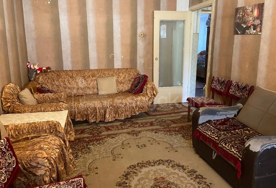 2 Սենյականոց Բնակարան Քարե Շենքում, 55քմ, 5/5 հարկ, Նորմալ Վիճակում