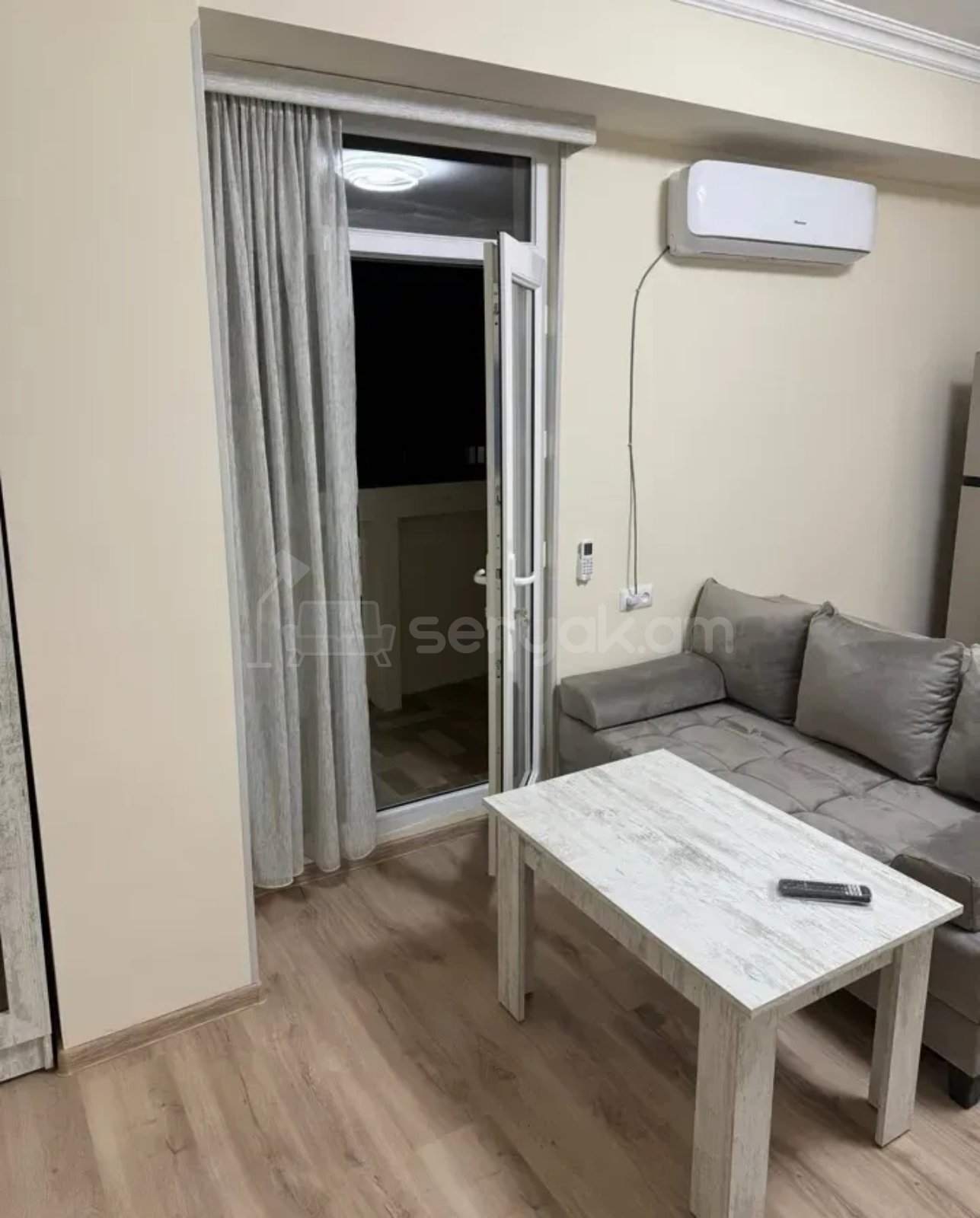1 Սենյականոց Բնակարան, 41քմ, 8/9 հարկ, Դիզայներական Վերանորոգված, Կահավորված