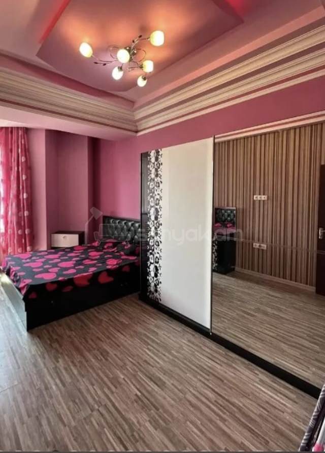 3 Սենյականոց Բնակարան Քարե Շենքում, 172քմ, 4/12 հարկ, Կապիտալ Վերանորոգված, Կահավորված, Արևկող