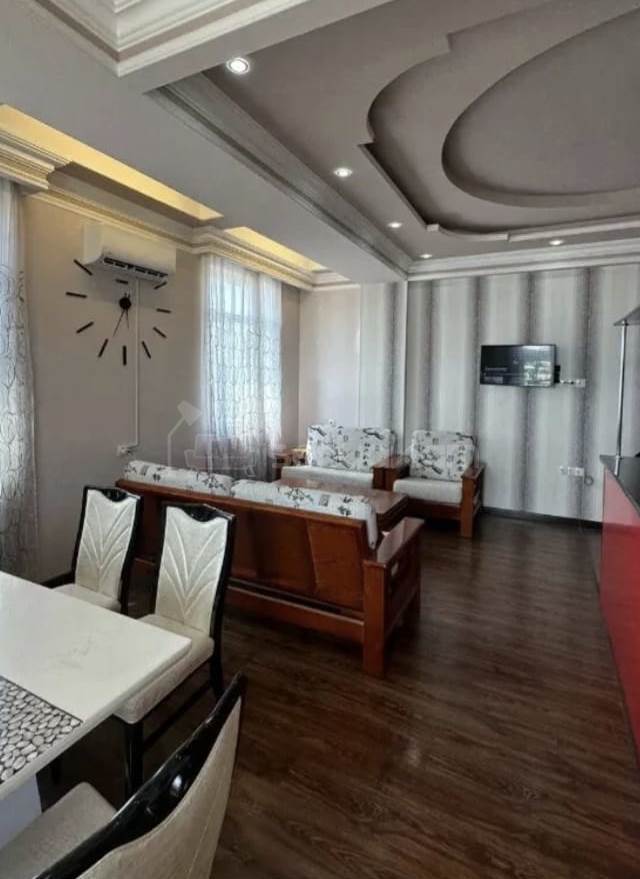 3 Սենյականոց Բնակարան Քարե Շենքում, 172քմ, 4/12 հարկ, Կապիտալ Վերանորոգված, Կահավորված, Արևկող