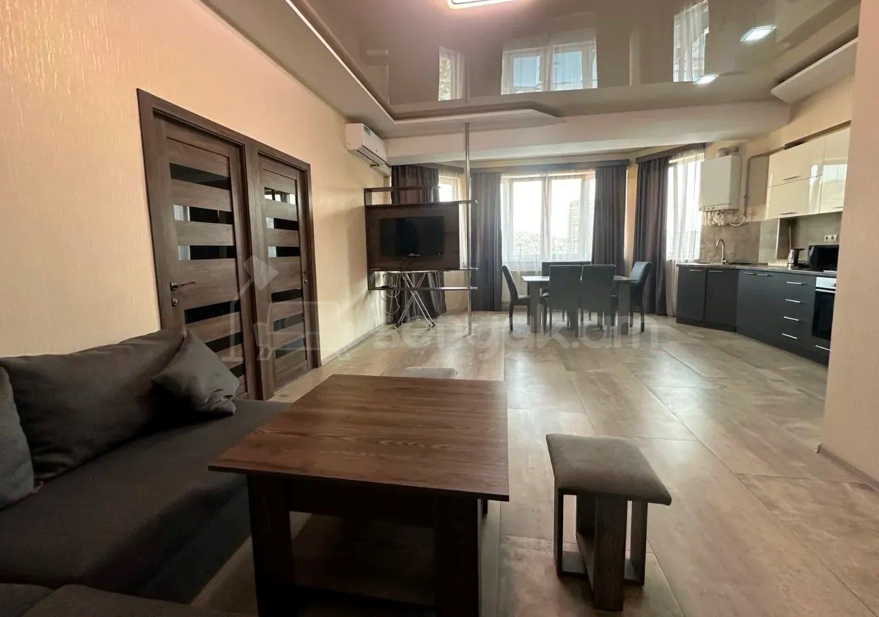 3 Սենյականոց Բնակարան, 62քմ, 7/11 հարկ, Կապիտալ Վերանորոգված, Կահավորված, Արևկող