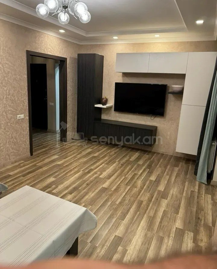 4 Սենյականոց Բնակարան, 81քմ, 6/9 հարկ, Կապիտալ Վերանորոգված, Կահավորված, Արևկող