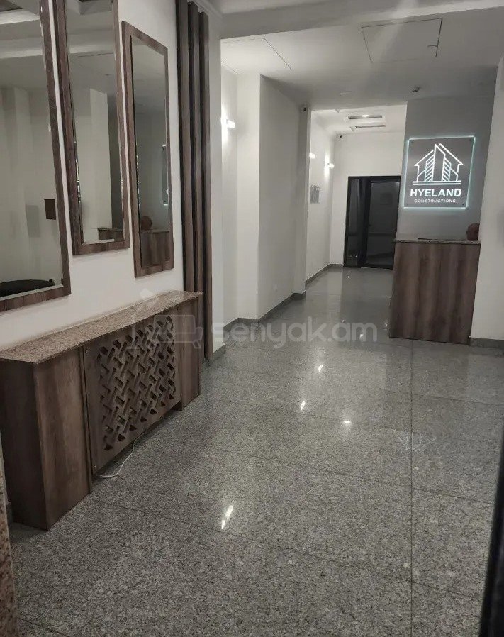 4 Սենյականոց Բնակարան, 134քմ, 8/10 հարկ, Կապիտալ Վերանորոգված, Կահավորված, Արևկող