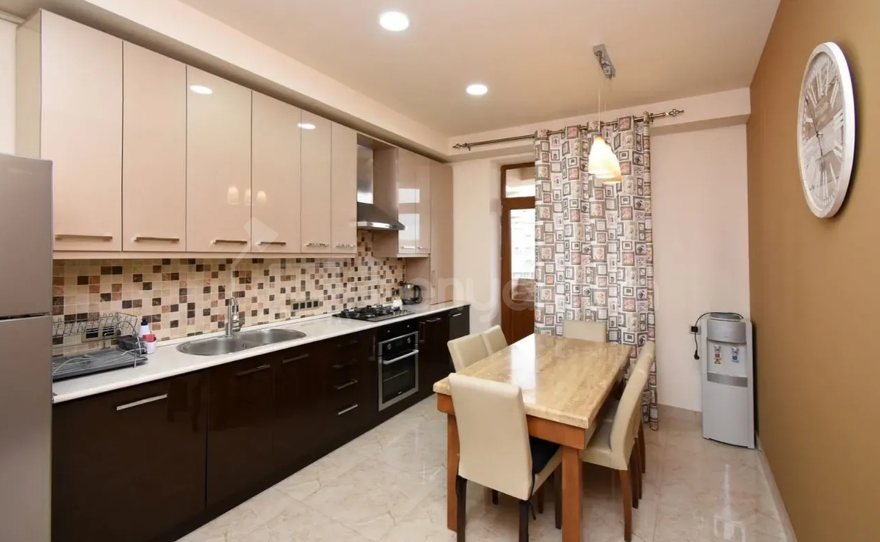 3 Սենյականոց Բնակարան, 140քմ, 14/18 հարկ, Դիզայներական Վերանորոգված, Կահավորված, Արևկող
