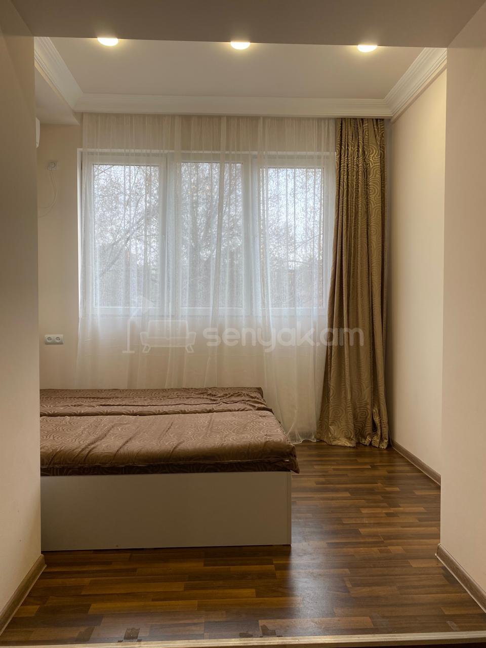 1 Սենյականոց Բնակարան Քարե Շենքում, 50քմ, 2/5 հարկ, Դիզայներական Վերանորոգված, Կահավորված, Արևկող