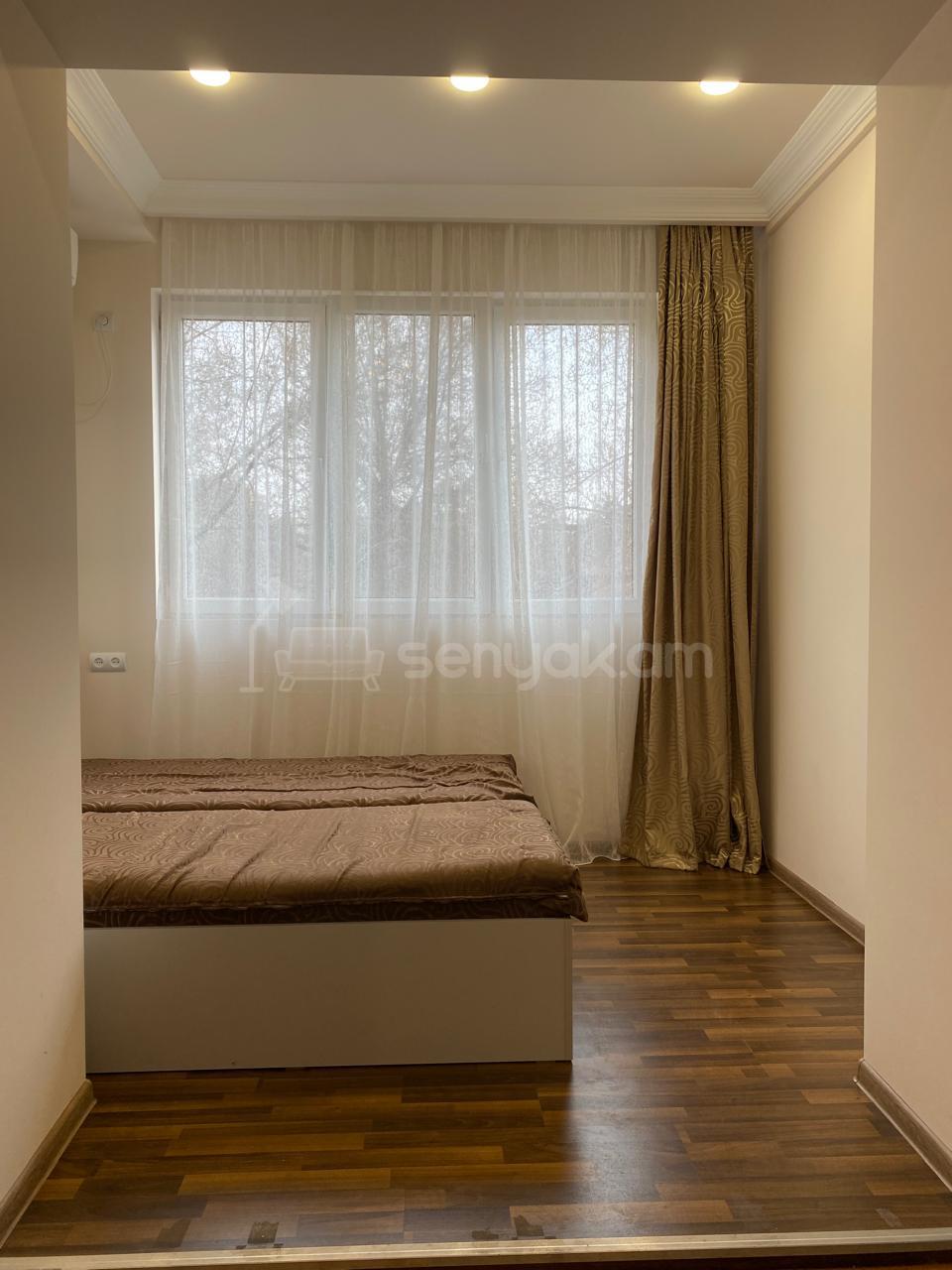 1 Սենյականոց Բնակարան Քարե Շենքում, 50քմ, 2/5 հարկ, Դիզայներական Վերանորոգված, Կահավորված, Արևկող