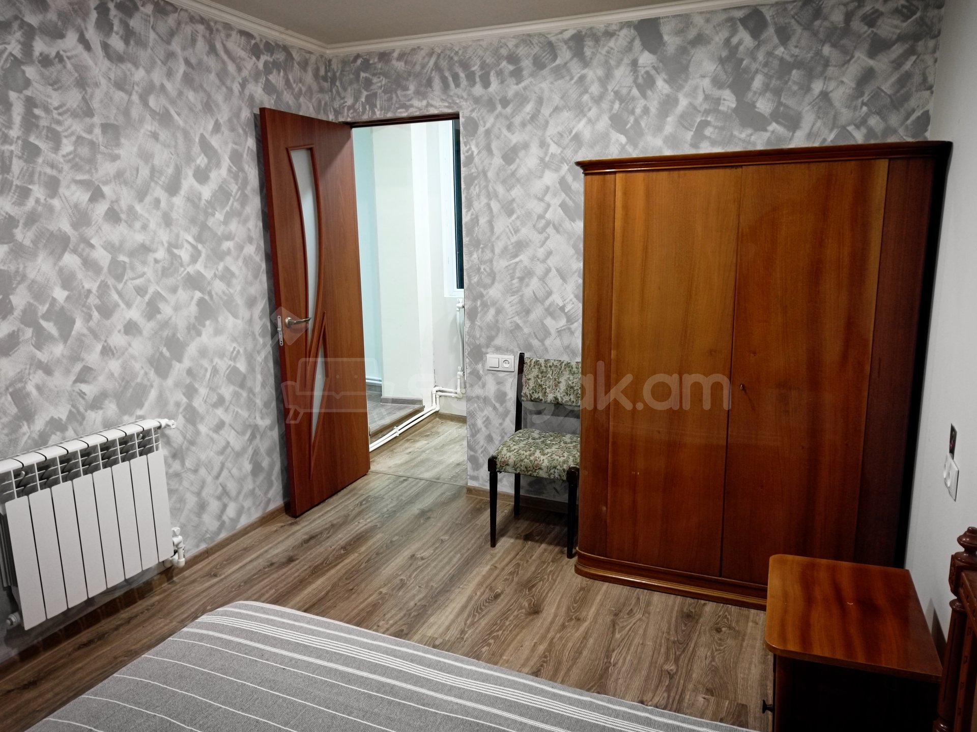 2 Սենյականոց Բնակարան, 45քմ, 2/2 հարկ, Դիզայներական Վերանորոգված, Կահավորված, Արևկող