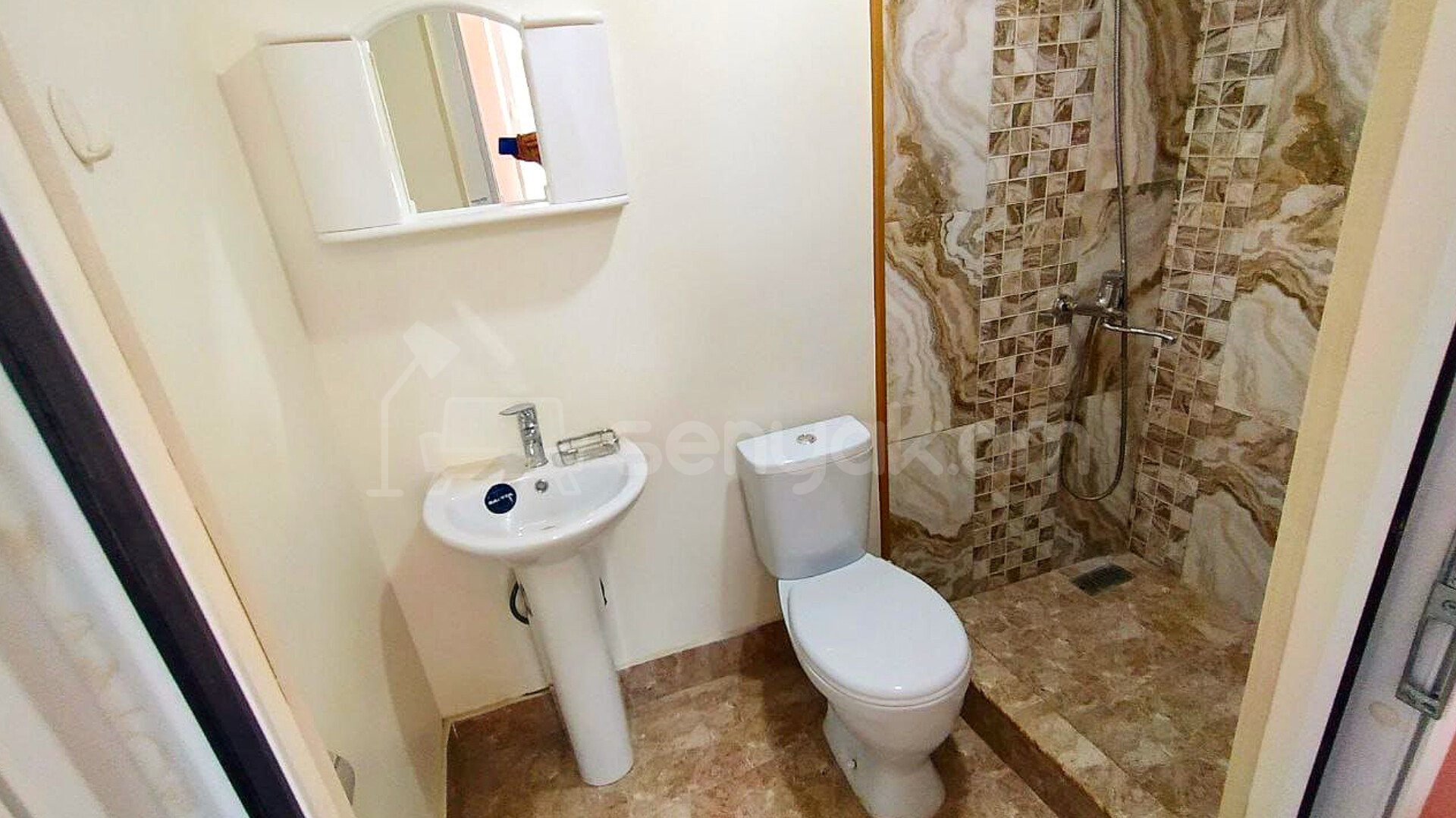 2 Սենյականոց Բնակարան, 45քմ, 2/2 հարկ, Դիզայներական Վերանորոգված, Կահավորված, Արևկող