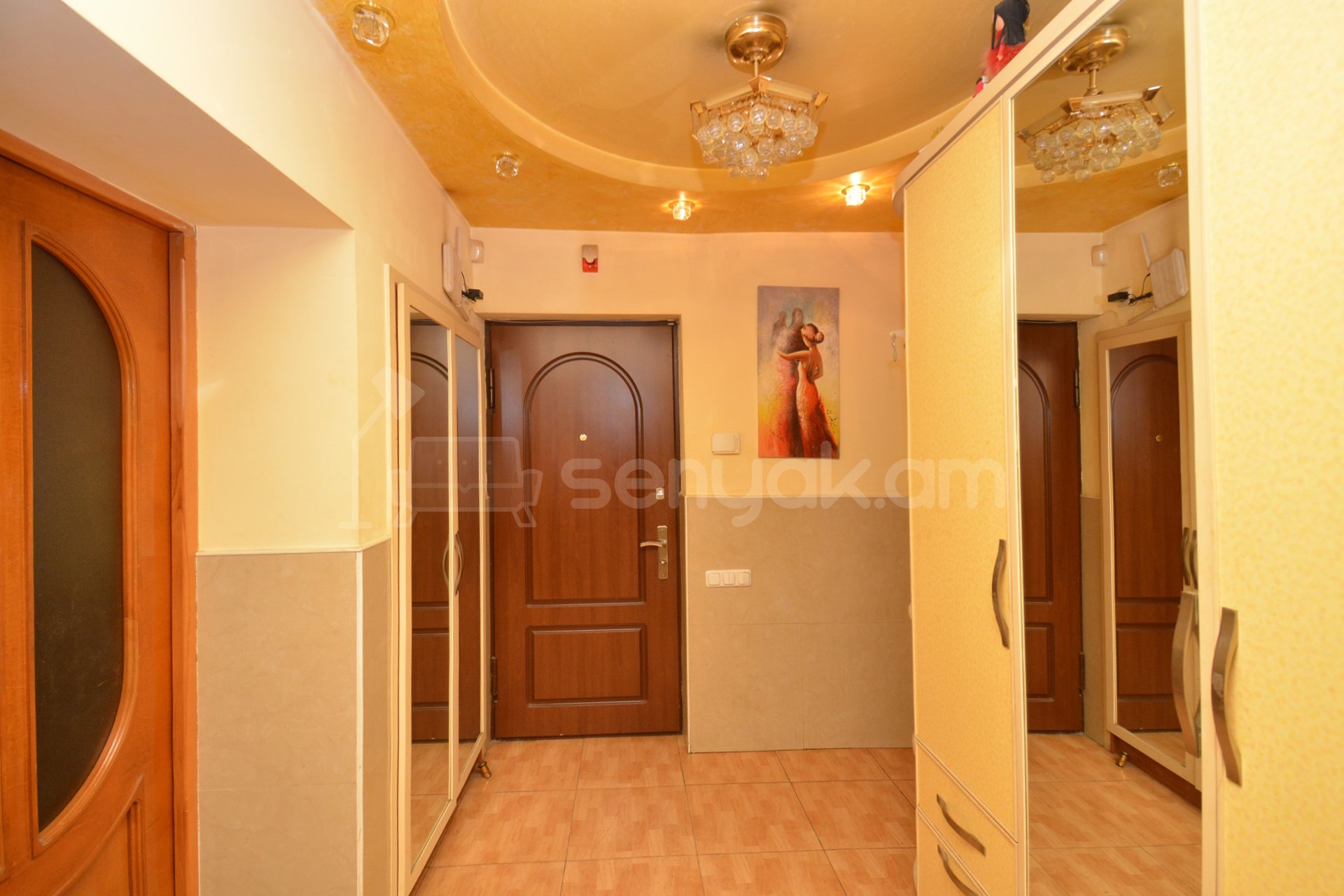 3 Սենյականոց Բնակարան Քարե Շենքում, 85քմ, 3/5 հարկ, Կապիտալ Վերանորոգված