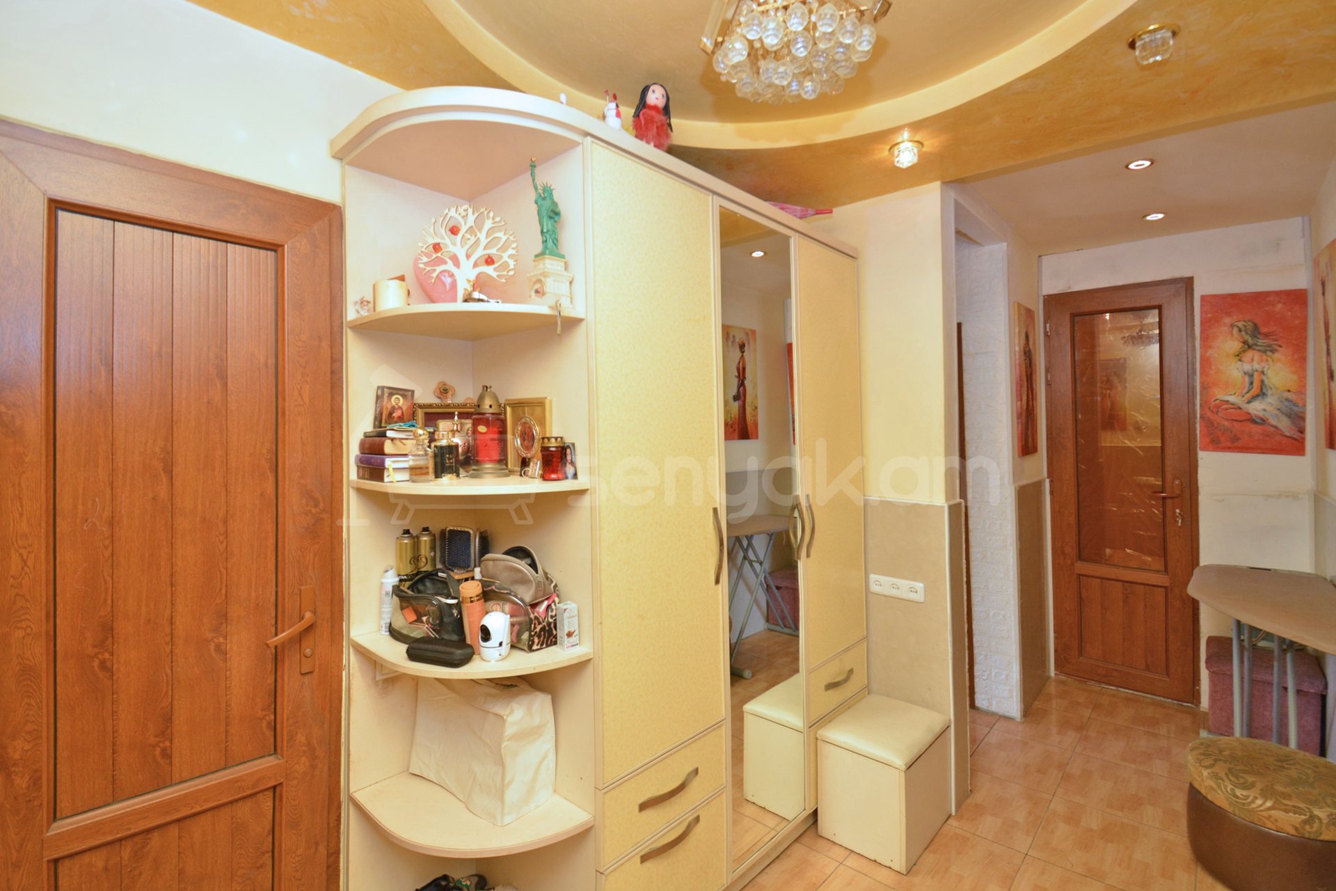 3 Սենյականոց Բնակարան Քարե Շենքում, 85քմ, 3/5 հարկ, Կապիտալ Վերանորոգված
