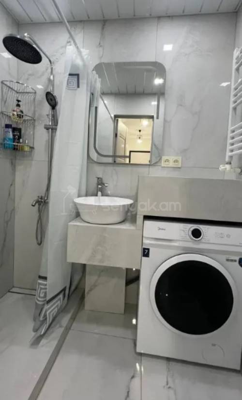 3 Սենյականոց Բնակարան, 73քմ, 6/9 հարկ, Կապիտալ Վերանորոգված, Կահավորված, Արևկող