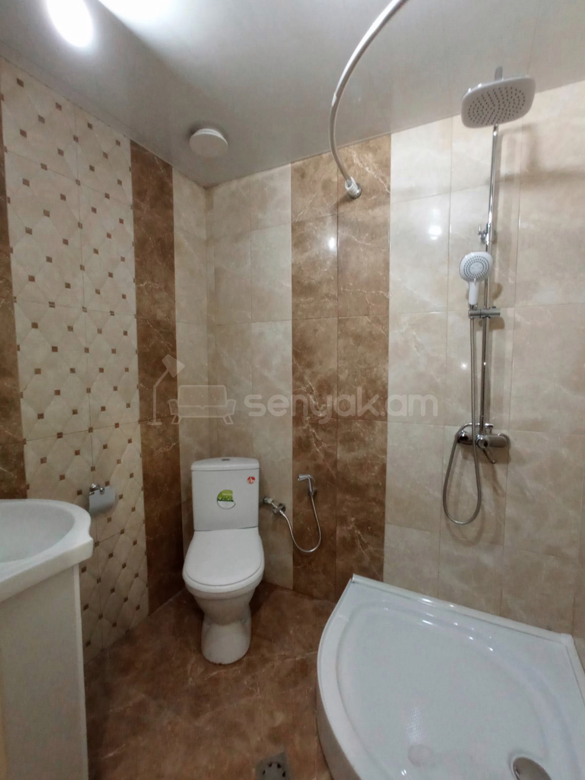2 Սենյականոց Բնակարան, 40քմ, 5/9 հարկ, Կապիտալ Վերանորոգված