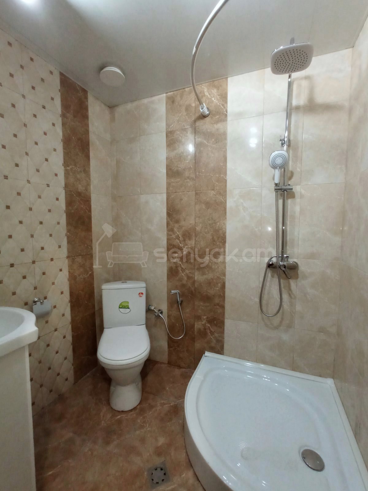 2 Սենյականոց Բնակարան, 40քմ, 5/9 հարկ, Կապիտալ Վերանորոգված