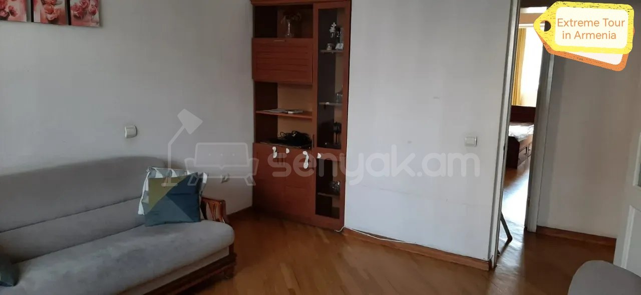 3 Սենյականոց Բնակարան Քարե Շենքում, 58քմ, 2/5 հարկ, Նորմալ Վիճակում, Կահավորված, Արևկող