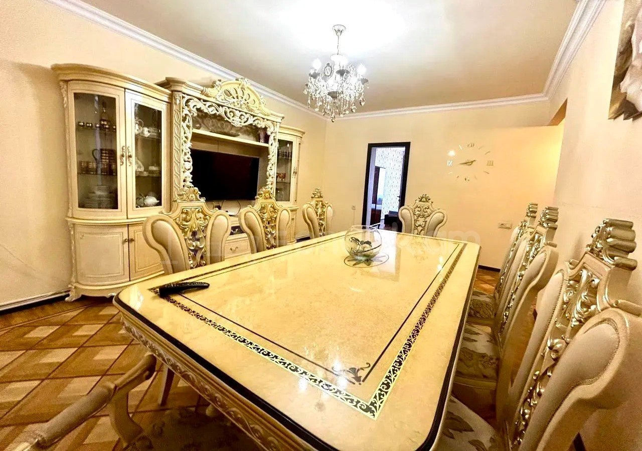 4 Սենյականոց Բնակարան, 110քմ, 3/5 հարկ, Կապիտալ Վերանորոգված