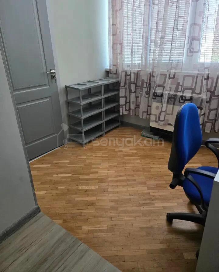 3 Սենյականոց Բնակարան Քարե Շենքում, 62քմ, 3/5 հարկ, Դիզայներական Վերանորոգված, Կահավորված