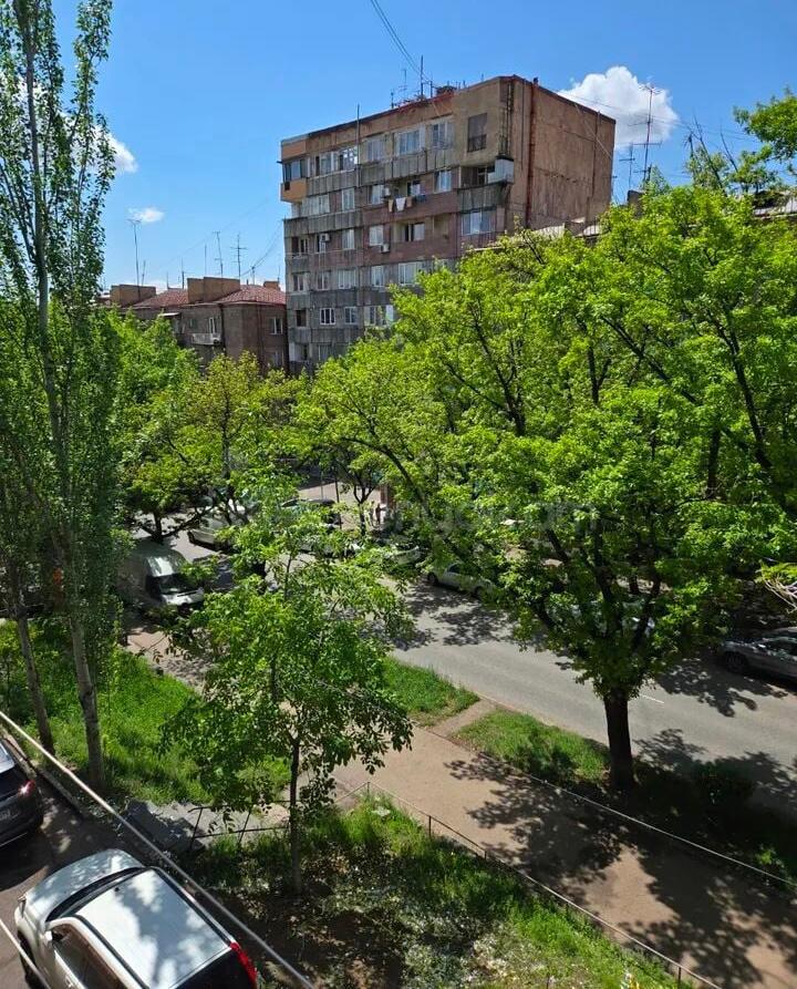3 Սենյականոց Բնակարան Քարե Շենքում, 62քմ, 3/5 հարկ, Դիզայներական Վերանորոգված, Կահավորված