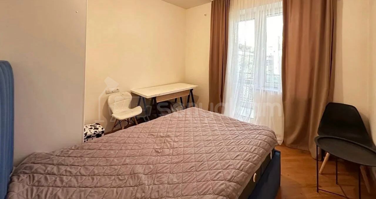 5 Սենյականոց Բնակարան Քարե Շենքում, 143քմ, 5/5 հարկ, Դիզայներական Վերանորոգված, Կահավորված, Արևկող