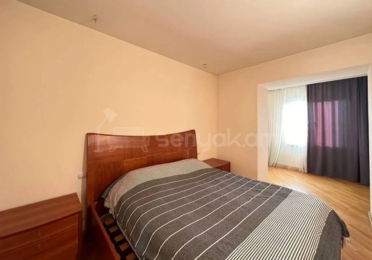 5 Սենյականոց Բնակարան Քարե Շենքում, 143քմ, 5/5 հարկ, Դիզայներական Վերանորոգված, Կահավորված, Արևկող