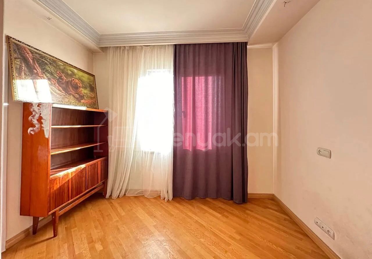 5 Սենյականոց Բնակարան Քարե Շենքում, 143քմ, 5/5 հարկ, Դիզայներական Վերանորոգված, Կահավորված, Արևկող