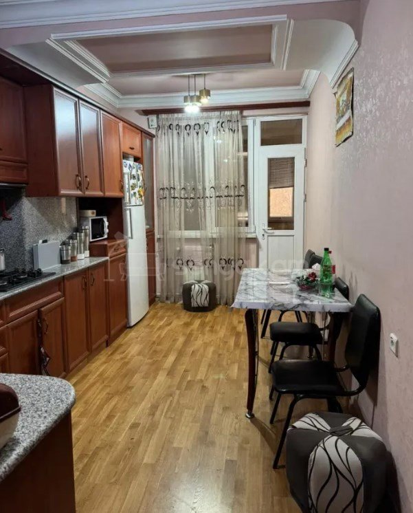 3 Սենյականոց Բնակարան, 125քմ, 3/9 հարկ, Կապիտալ Վերանորոգված