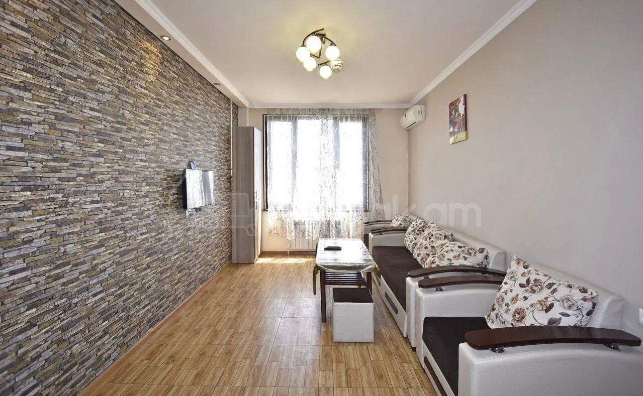 2 Սենյականոց Բնակարան Քարե Շենքում, 45քմ, 7/8 հարկ, Կապիտալ Վերանորոգված, Կահավորված