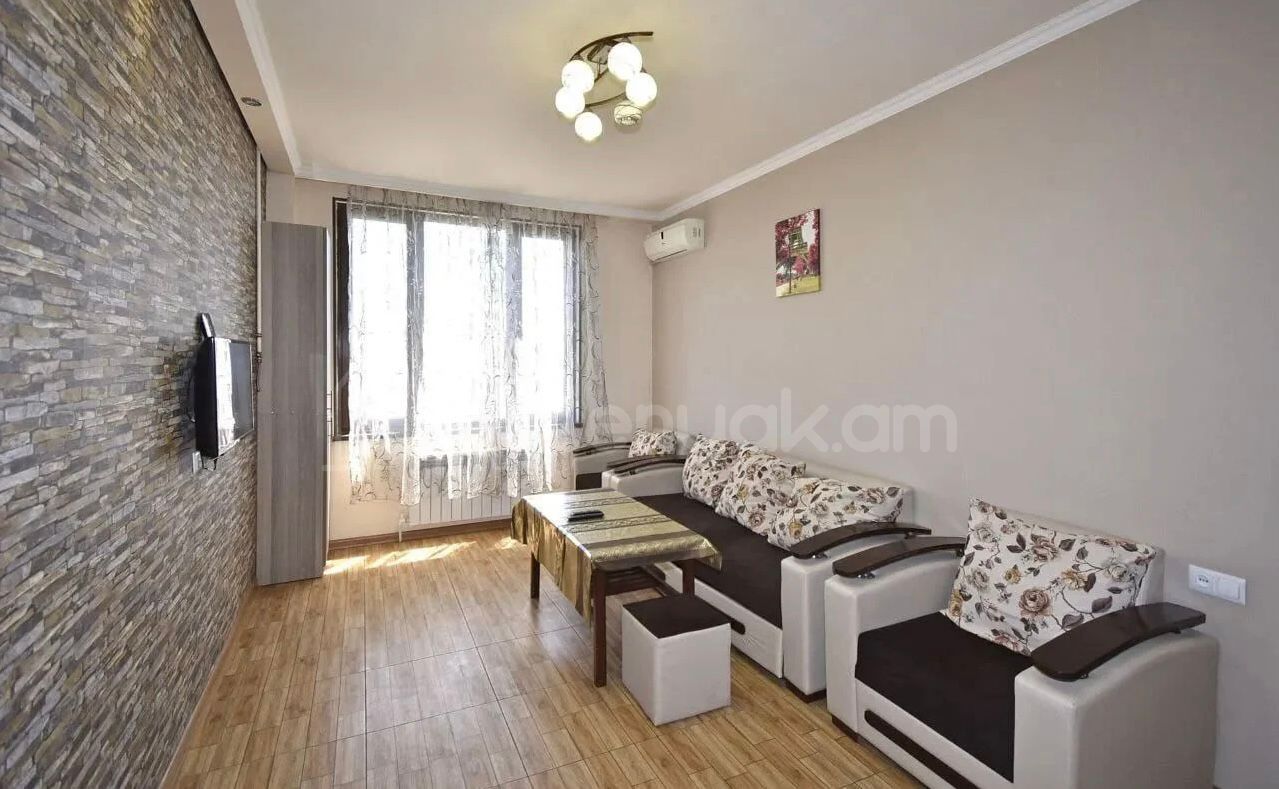 2 Սենյականոց Բնակարան Քարե Շենքում, 45քմ, 7/8 հարկ, Կապիտալ Վերանորոգված, Կահավորված