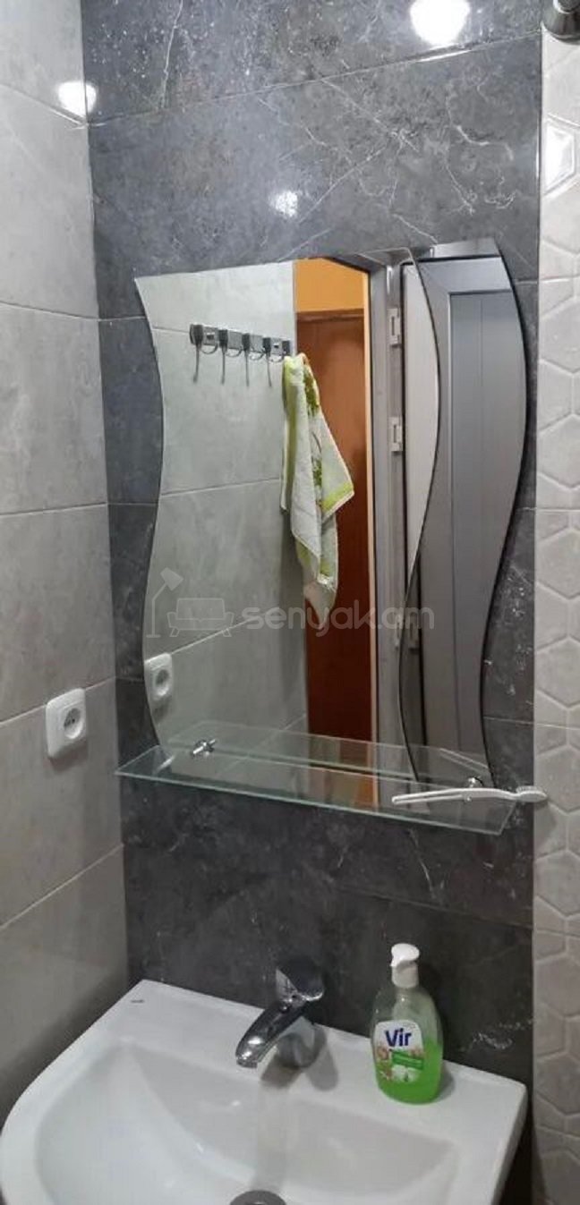 2 Սենյականոց Բնակարան Քարե Շենքում, 45քմ, 5/10 հարկ, Կապիտալ Վերանորոգված, Կահավորված