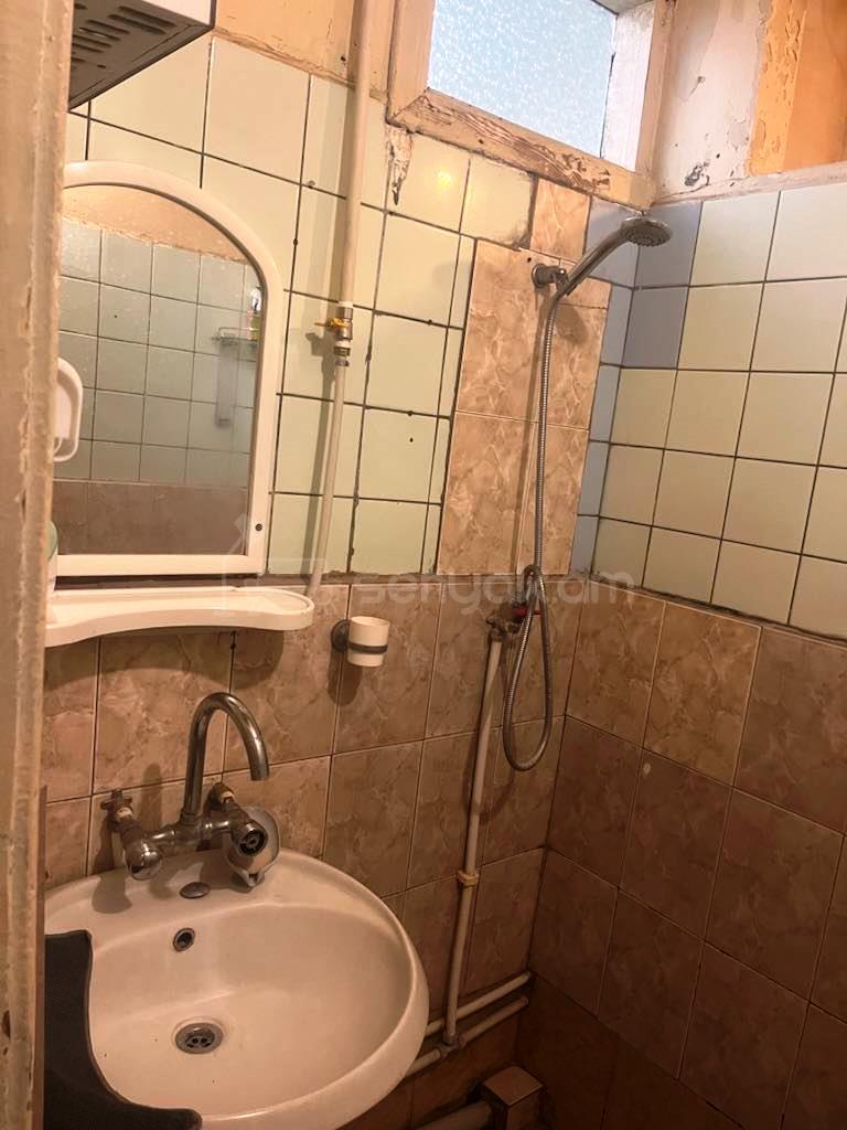2 Սենյականոց Բնակարան Քարե Շենքում, 60քմ, 5/5 հարկ, Կոսմետիկ Վերանորոգված, Արևկող