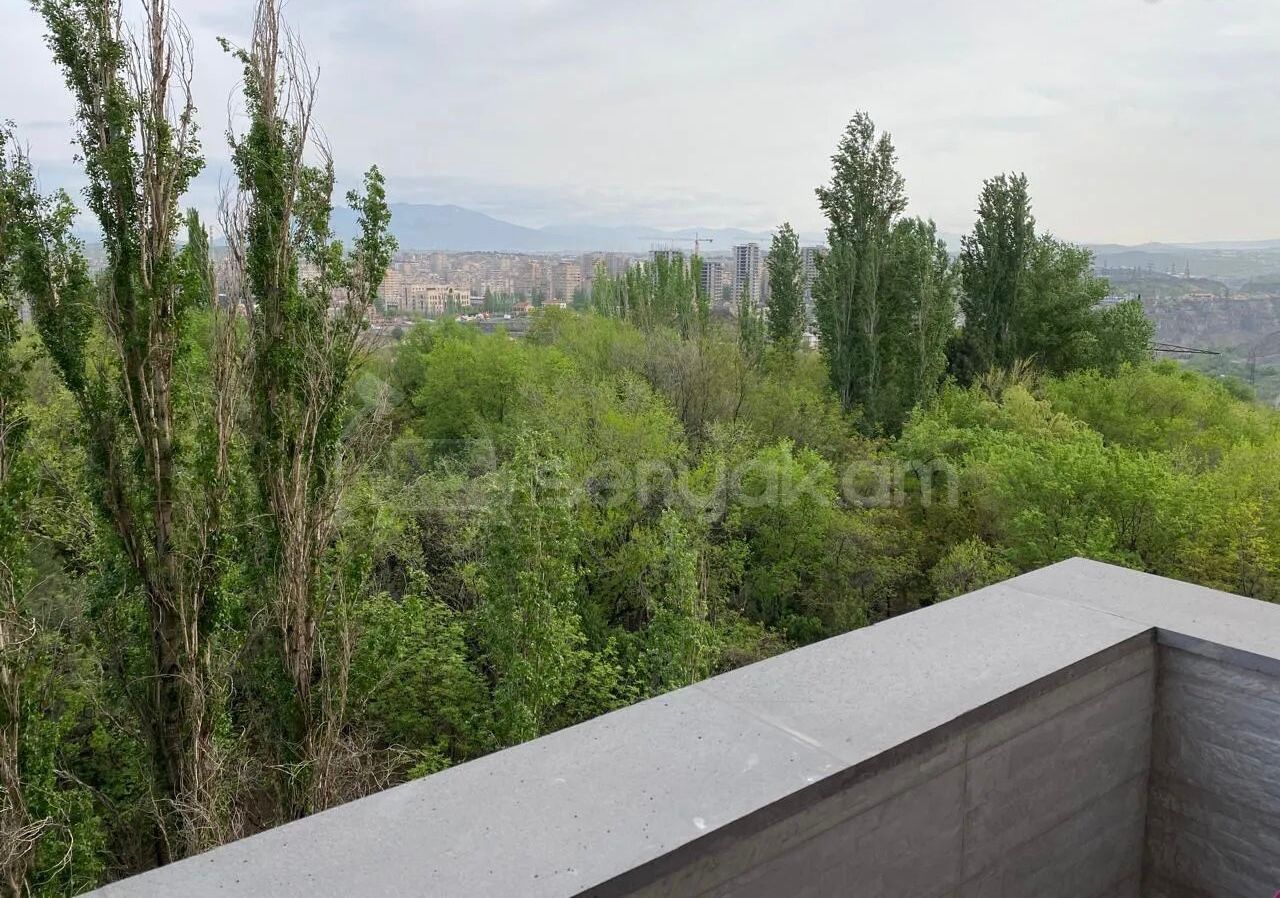 2 Սենյականոց Բնակարան, 71քմ, 8/15 հարկ, Կապիտալ Վերանորոգված, Կահավորված, Արևկող