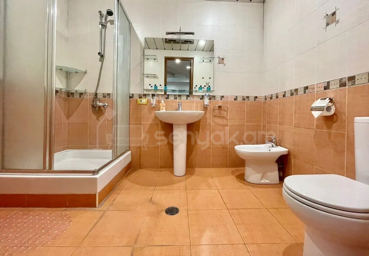 3 Սենյականոց Բնակարան, 120քմ, 8/9 հարկ, Կապիտալ Վերանորոգված