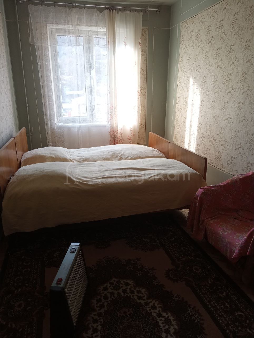 2 Սենյականոց Բնակարան Քարե Շենքում, 58քմ, 3/5 հարկ, Նորմալ Վիճակում, Կահավորված, Արևկող