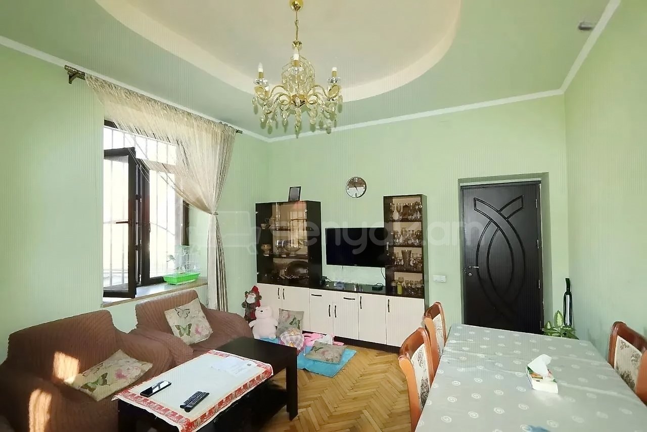 2 Սենյականոց Բնակարան Քարե Շենքում, 52քմ, 2/4 հարկ, Կոսմետիկ Վերանորոգված