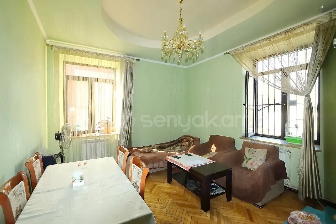 2 Սենյականոց Բնակարան Քարե Շենքում, 52քմ, 2/4 հարկ, Կոսմետիկ Վերանորոգված