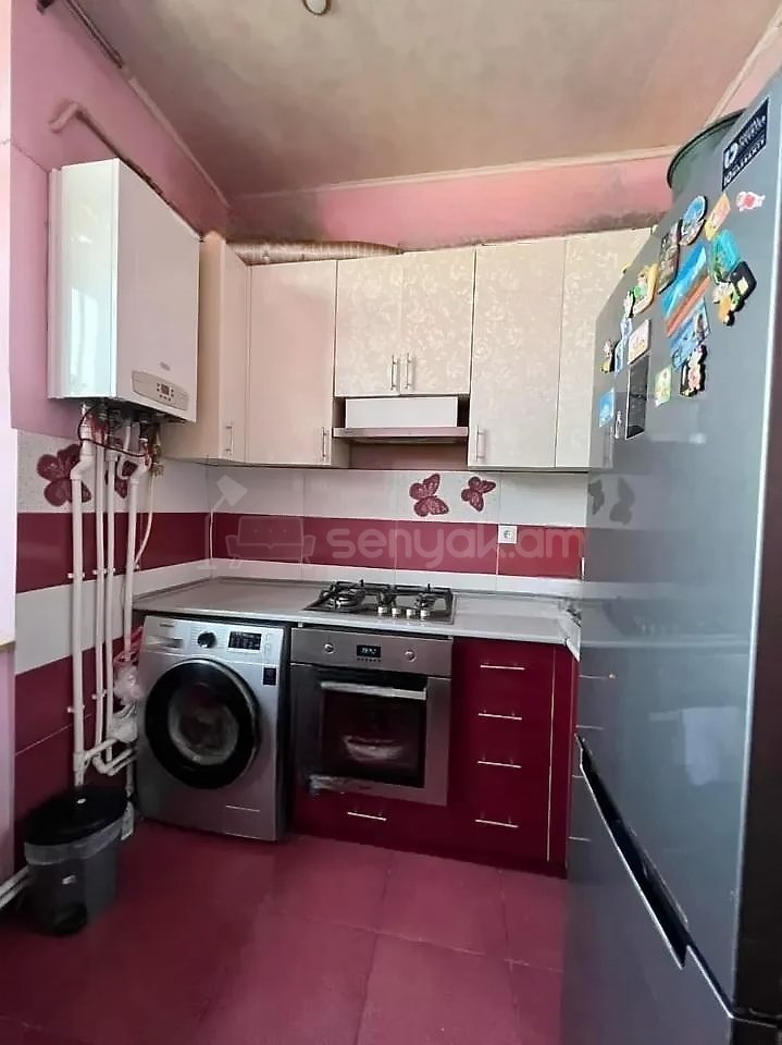2 Սենյականոց Բնակարան Քարե Շենքում, 52քմ, 2/4 հարկ, Կոսմետիկ Վերանորոգված
