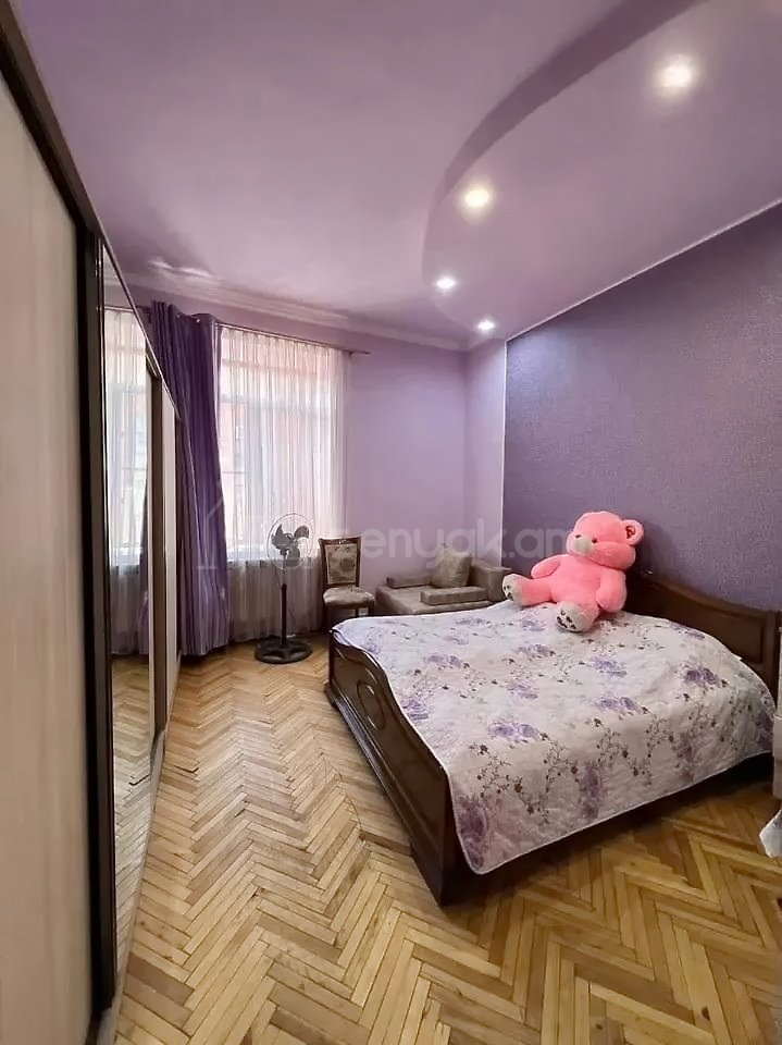 2 Սենյականոց Բնակարան Քարե Շենքում, 52քմ, 2/4 հարկ, Կոսմետիկ Վերանորոգված