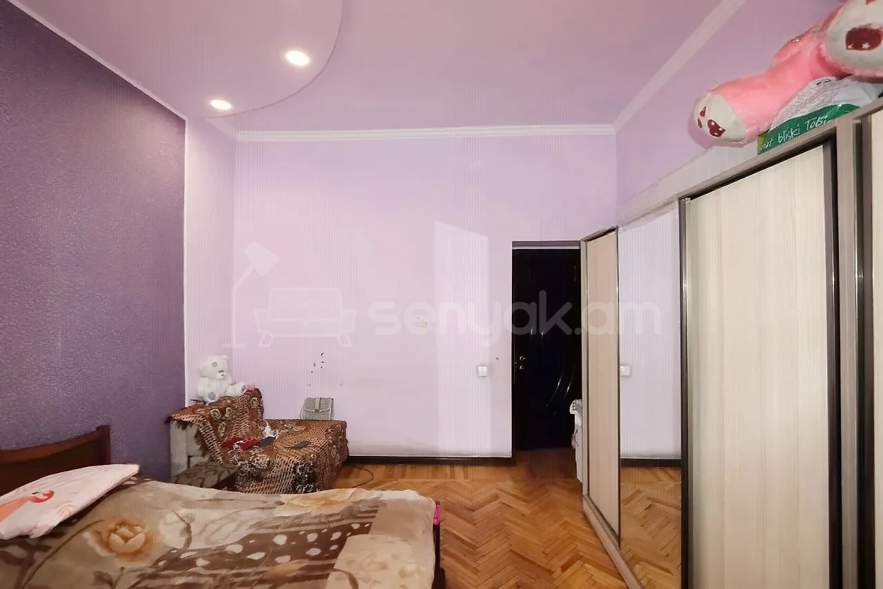 2 Սենյականոց Բնակարան Քարե Շենքում, 52քմ, 2/4 հարկ, Կոսմետիկ Վերանորոգված