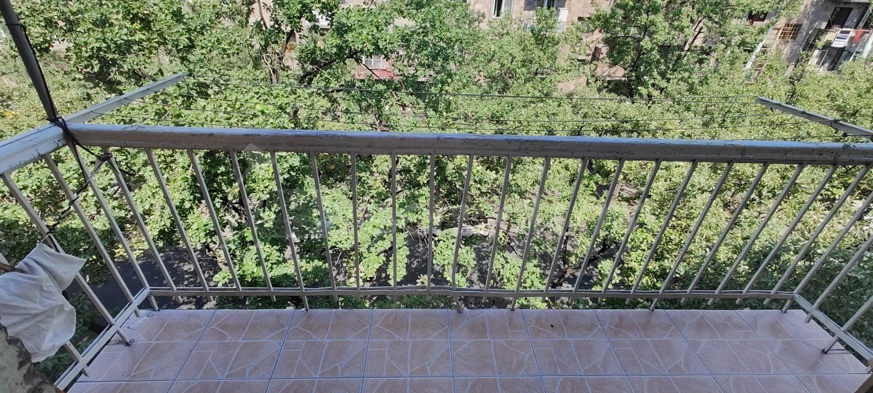 2 Սենյականոց Բնակարան Քարե Շենքում, 88քմ, 5/5 հարկ, Կապիտալ Վերանորոգված