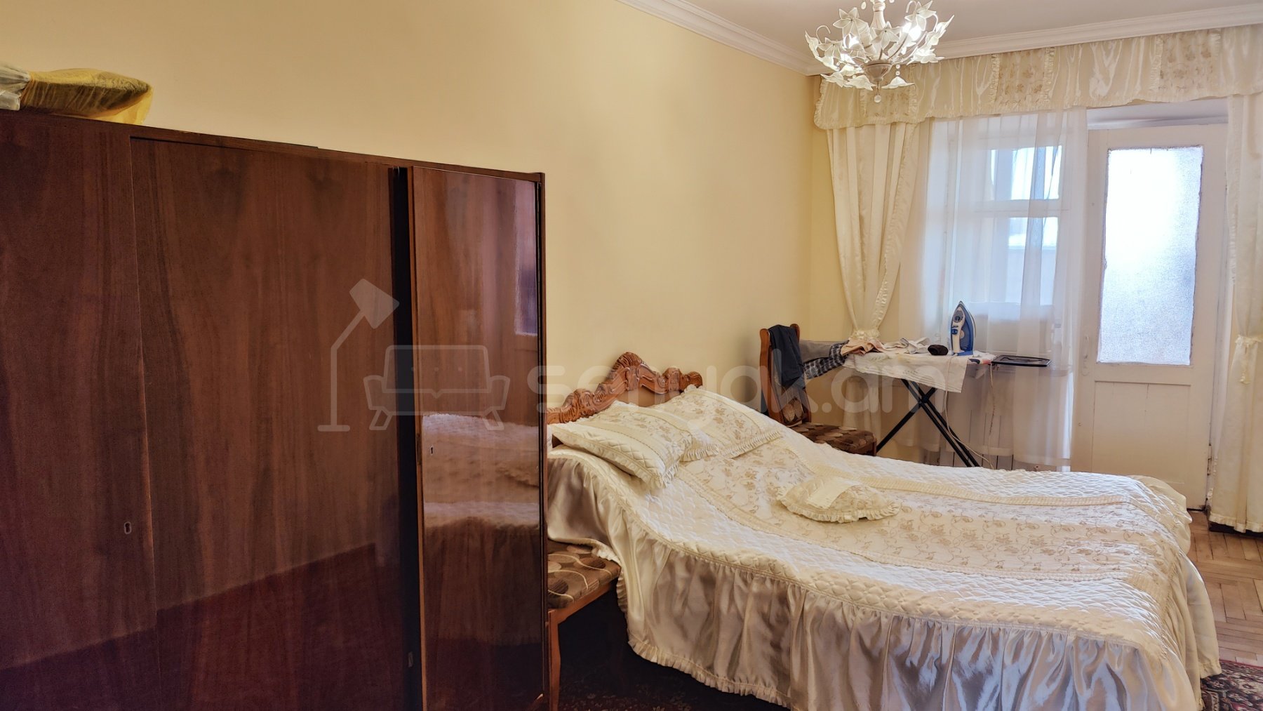 2 Սենյականոց Բնակարան Քարե Շենքում, 88քմ, 5/5 հարկ, Կապիտալ Վերանորոգված